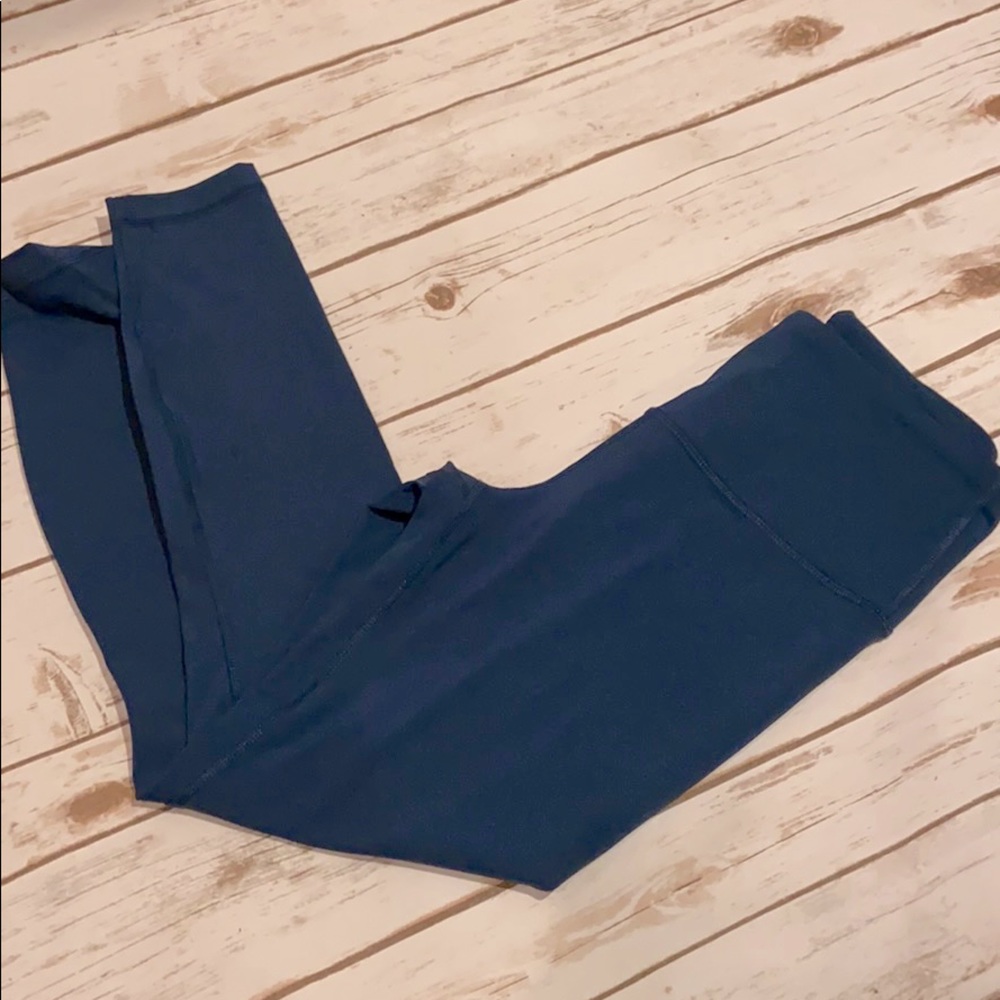 Super soft dark teal leggings. Ankle length